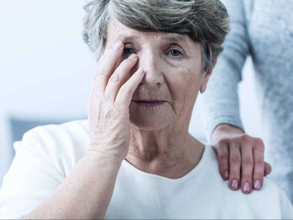 Лечение старческого слабоумия: препараты и народные средства