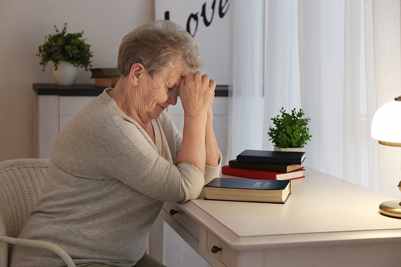 Из-за чего возникает упадок сил у пожилого человека