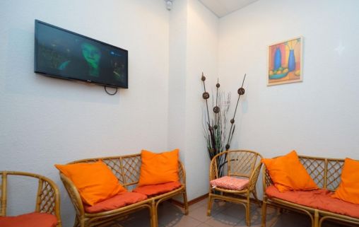 на Ушинского