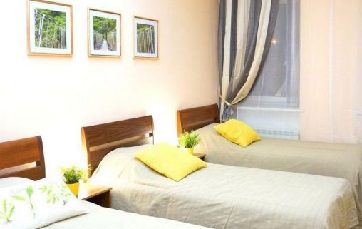 у Таврического Сада